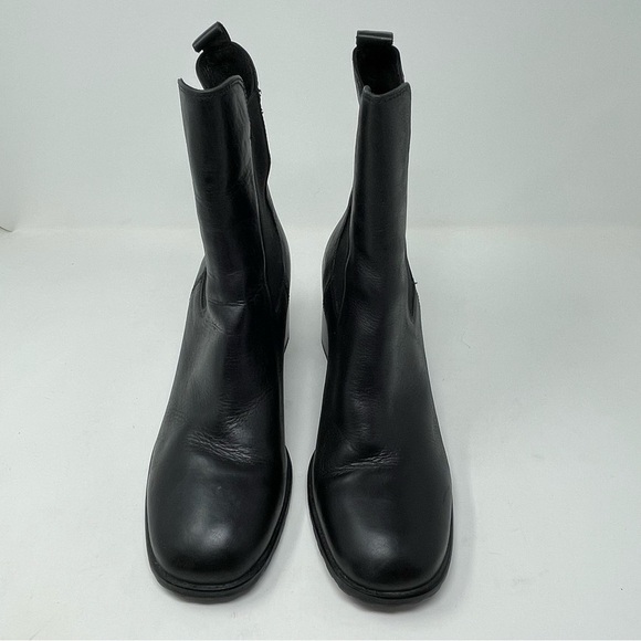 Paola Ferri Black Leather Ankle Boots – Size 10, Pull-On with Elastic Sides - Picture 2 of 10